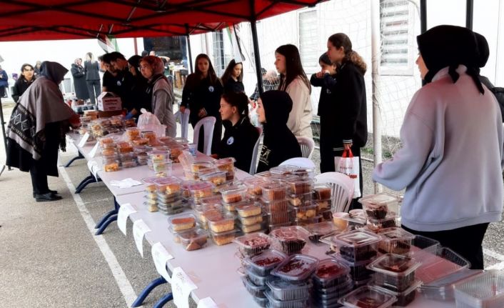 Mudurnu İmam Hatip Lisesi öğrencilerinden Gazze’ye anlamlı destek: 70 bin lira toplandı