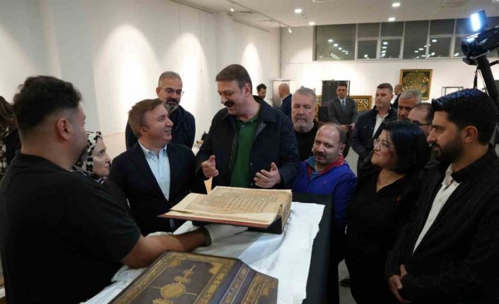 Mukaddes emanetleri görmek isteyenler soluğu bu sergide aldı