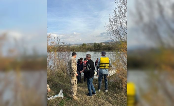 Murat Nehri’nde mahsur kalan vatandaşlar kurtarıldı