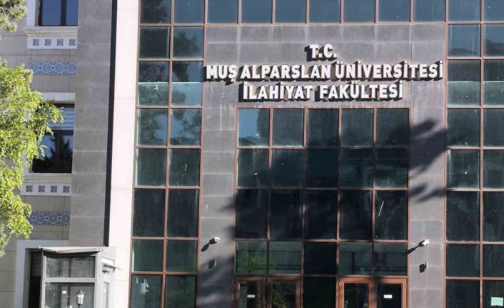 Muş Alparslan Üniversitesi’nde engelli vatandaşlardan "çalışmayan asansör" tepkisi