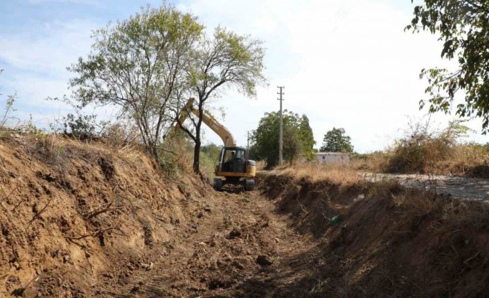 MUSKİ Ula ve Menteşe’de dere temizlik çalışmalarına devam ediyor