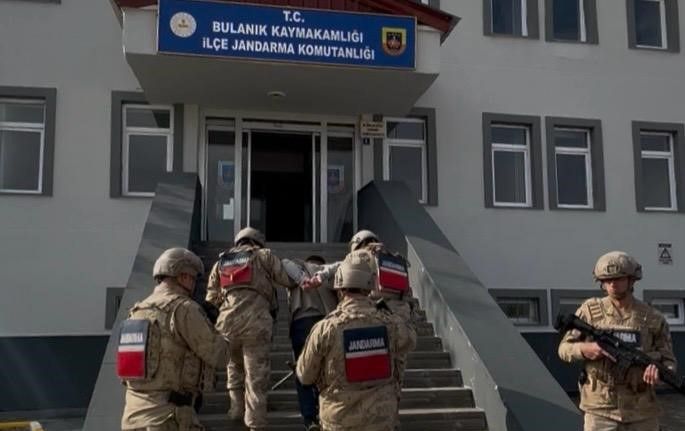 Muş’ta 20 yıl kesinleşmiş hapis cezası bulunan hükümlü yakalandı