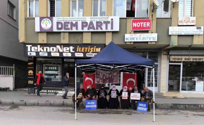 Muş’ta annelerin evlat nöbeti devam ediyor