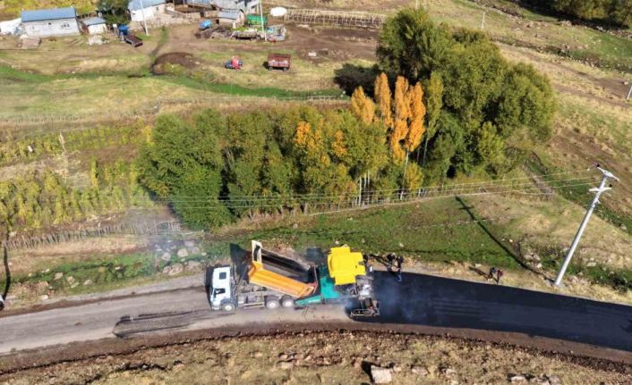 Muş’ta yol ağı genişliyor: 70 kilometrelik sıcak asfalt tamamlandı