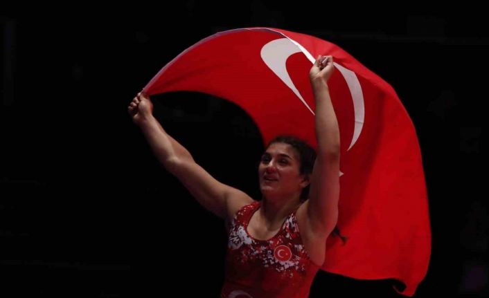 Nesrin Baş, 3. kez U23 dünya şampiyonu