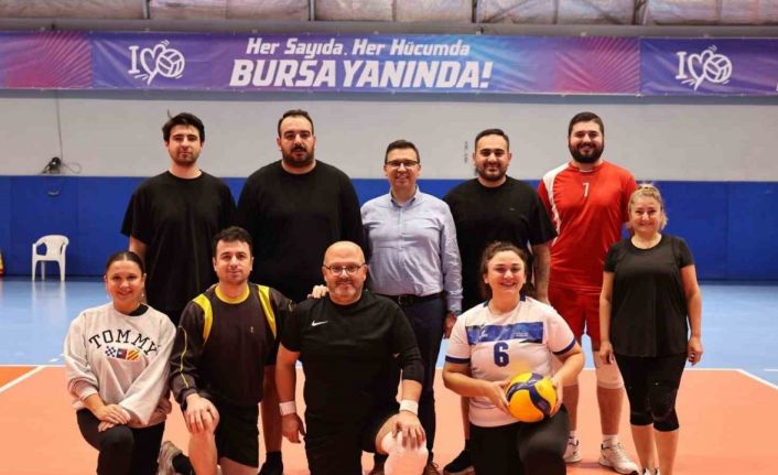 Nilüfer Belediyesi çalışanları filede ter döktü