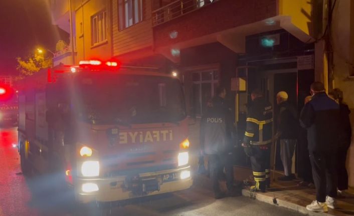 Ocakta unutulan yemek yangına neden oldu