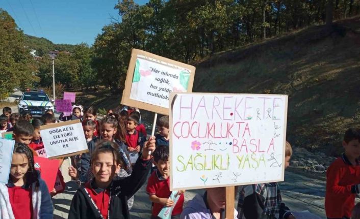 Öğrencilerden sağlıklı yaşam için farkındalık yürüyüşü