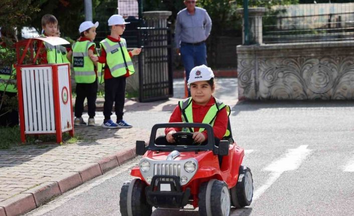 Öğrencilere trafik bilinci aşılanıyor