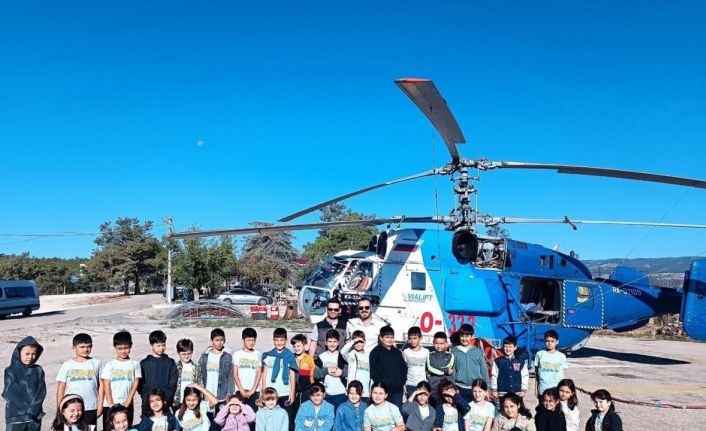 Öğrencilere, yangınla mücadelede hava gücünün önemi anlatıldı