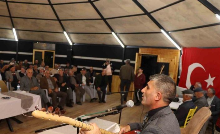 Oltulu Aşık Mevlüt İhsani anıldı