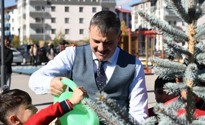 Ömer Duygun İlkokulu’nda fidan dikim etkinliği