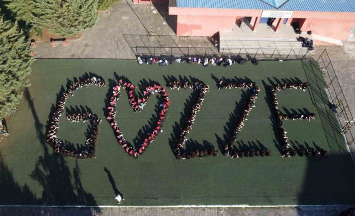 Ordu’da öğrencilerden Filistin’e destek: Bin 56 öğrenci "Gazze" yazdı