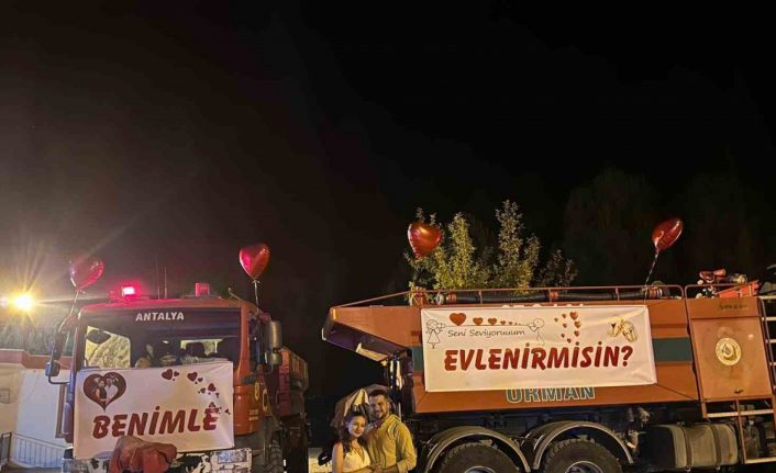 Orman işçisi arazözle evlilik teklifi yaptı