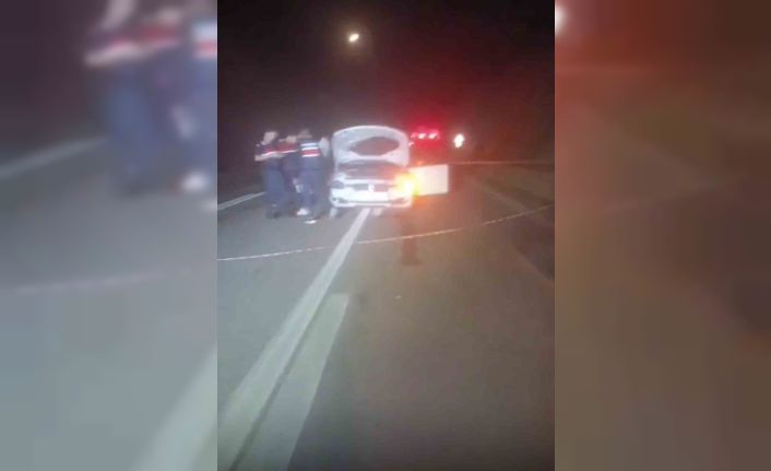 Otomobil, park halindeki kamyona çarptı: 1 ölü, 1 yaralı