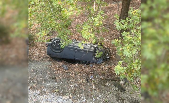 Otomobil şarampole yuvarlandı: 1 yaralı