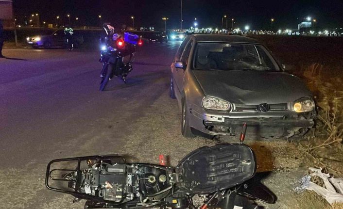 Otomobille çarpışan motosikletin sürücüsü yaralandı