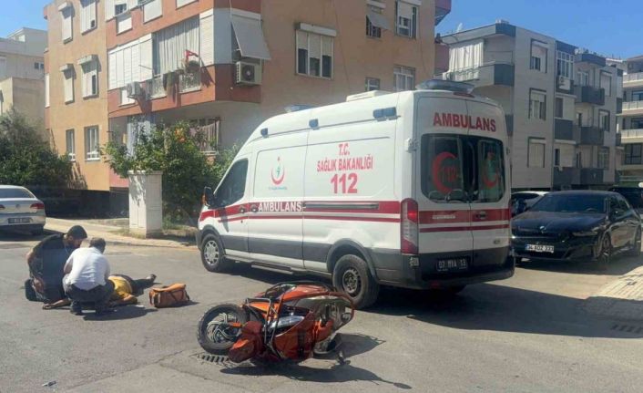 Otomobille motosiklet çarpıştı: 1 yaralı