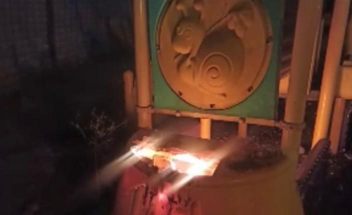 Park malzemelerine zarar veren çocuk yakalandı