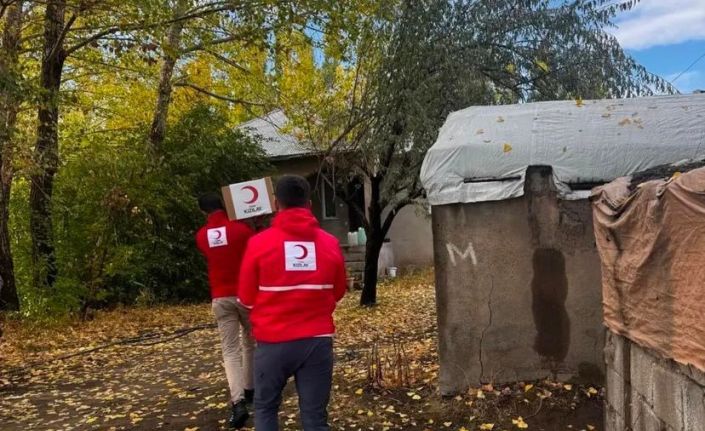 Patnos’ta Türk Kızılay’dan ihtiyaç sahiplerine destek