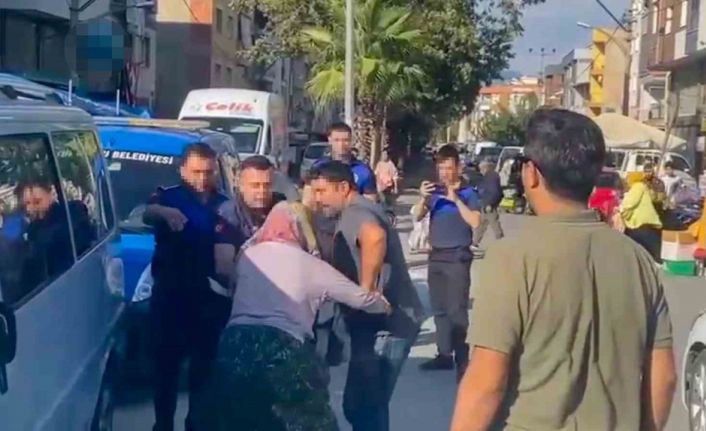Pazar yerinde seyyar satıcı kadına zabıtadan orantısız müdahale