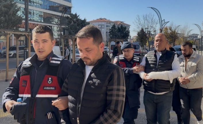 Polise yumruklu saldırıda 3 şahıs tutuklandı