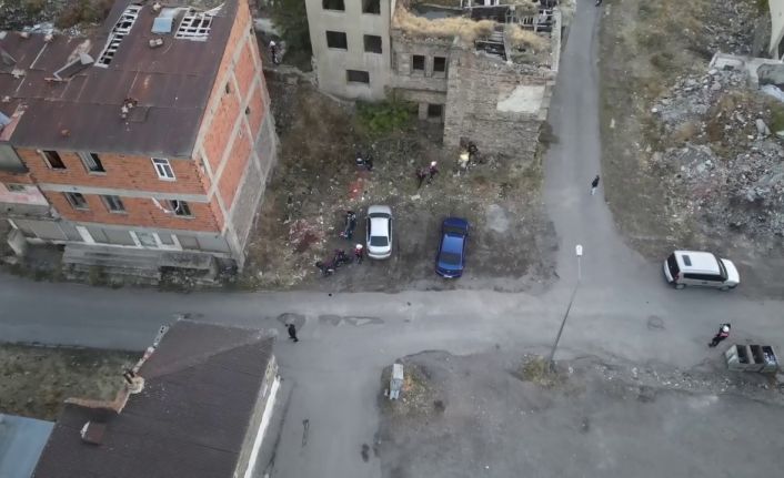 Polisten metruk binalara baskın