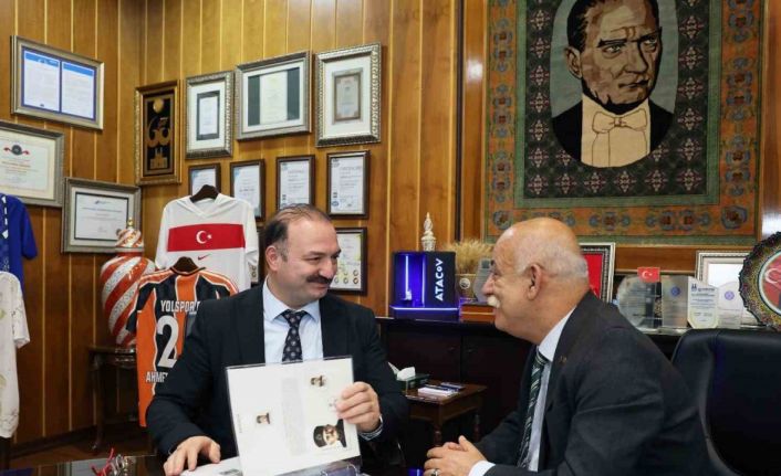 Prof. Dr. Ahmet Nezih Kök’e büyük gümüş madalya