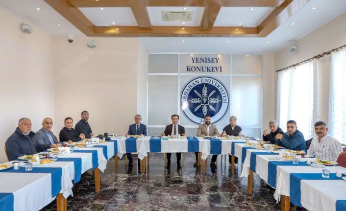 Rektör Emiroğlu, basınla bir araya geldi