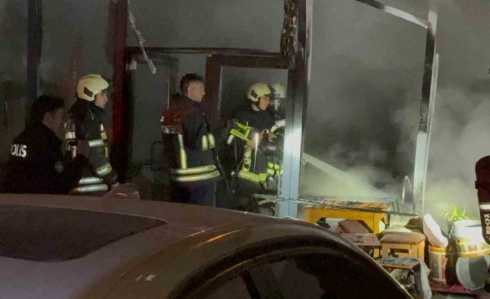 Restoranda çıkan yangın korkuttu