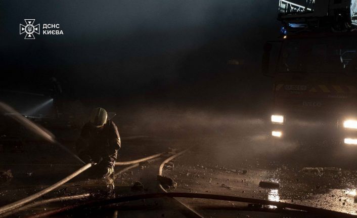 Rus ordusu Kiev’i vurdu: 2 ölü, 13 yaralı