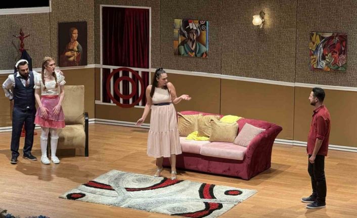 "Şahane Düğün" oyununa yoğun ilgi