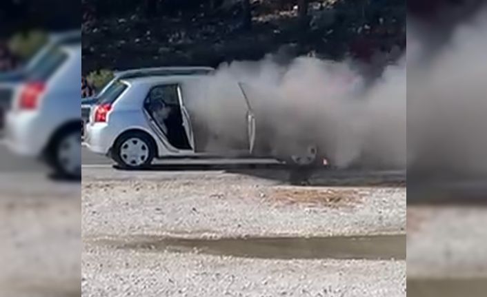 Sakar Geçidi’nde araç yangını