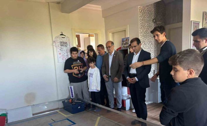 Salihli Kaymakamı Güldoğan, geleceğin bilim insanlarıyla buluştu