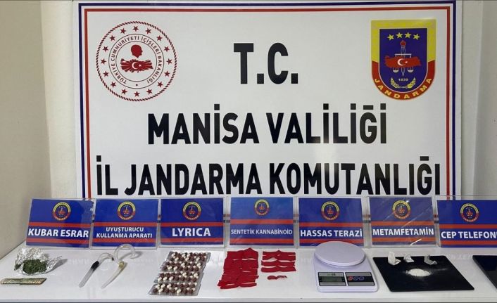 Salihli’de jandarma uyuşturucu tacirini suçüstü yakaladı