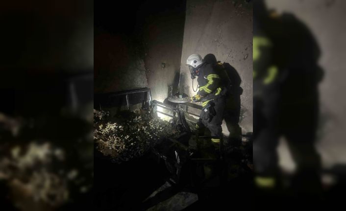 Samandağ’da yanan ev kullanılmaz hale geldi