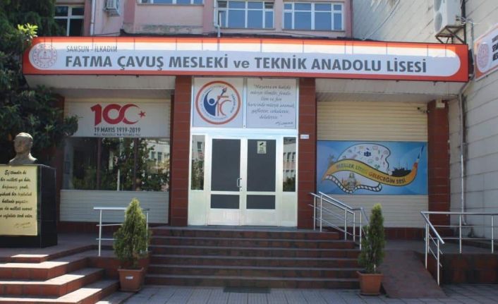 Samsun’da 3 öğrenci zehirlenme şüphesiyle hastaneye kaldırıldı