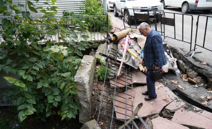 Samsun’da istinat duvarı ve kaldırım çöktü: Dükkan ve bodrum kat kullanılamaz hale geldi