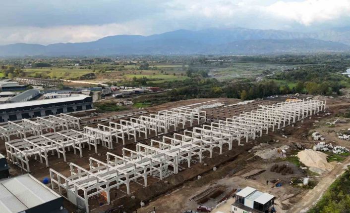 Sanayi sitesinde çalışmalar hız kesmeden devam ediyor