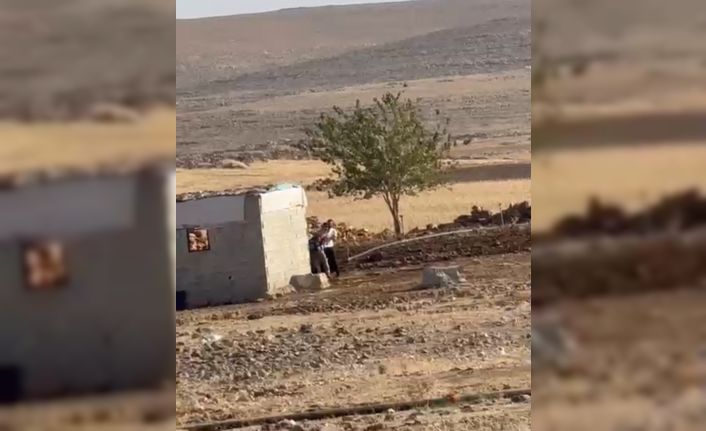 Şanlıurfa’da iki aile arasındaki silahlı çatışma kamerada