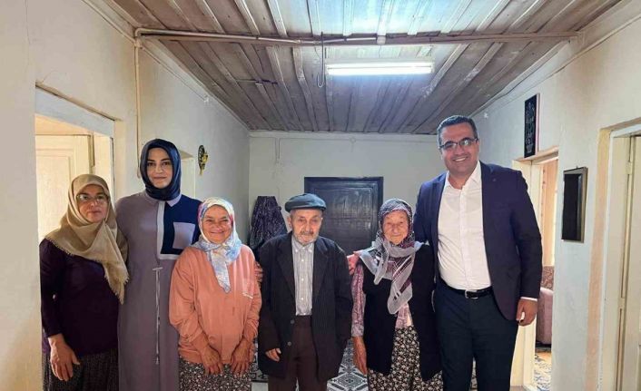 Sarıgöl Kaymakamı Dalak’dan Yaşlılar Günü sürprizi