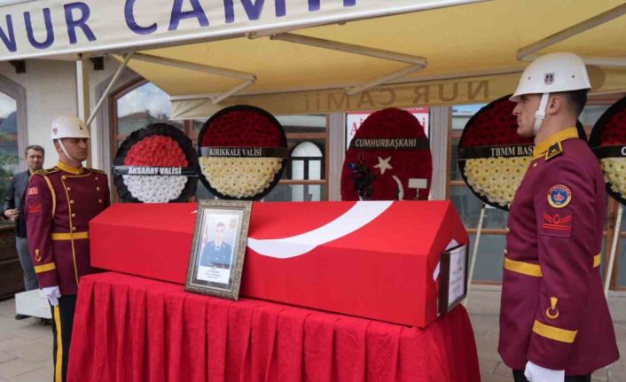 Şehit Uzm. Jandarma Çavuş Arif Özdemir son yolculuğuna uğurlanıyor