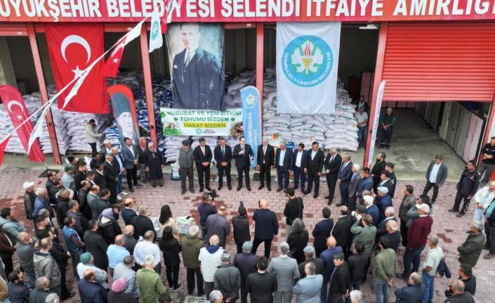 Selendi’de çiftçilere tohum desteği