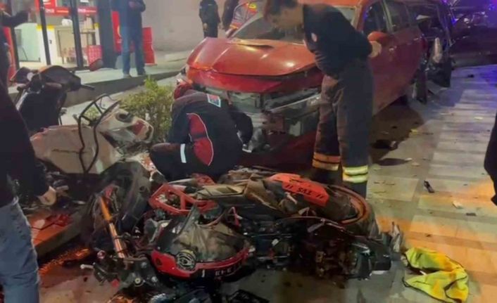 Şerit ihlali 7 aracı birbirine kattı: 2 yaralı