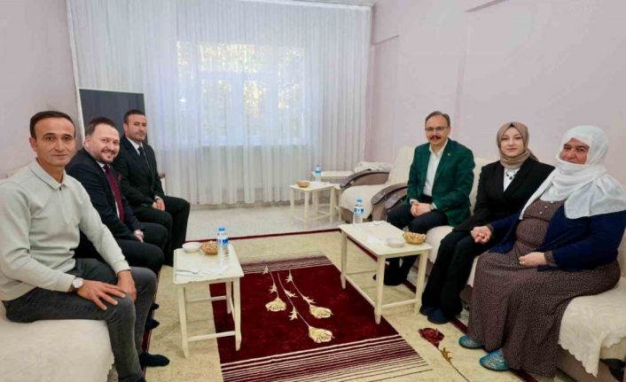 Siir’te "vefa" ve "minnet" buluşmasında şehit aileleriyle bir araya gelindi