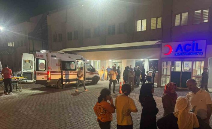 Siirt’te fıstık işçilerini taşıyan minibüs ile hafif ticari araç çarpıştı: 7 yaralı