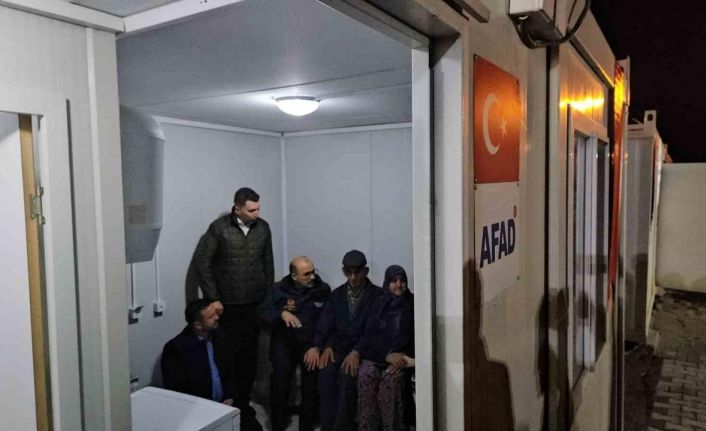 Sındırgı’da depremin yaraları sarılıyor