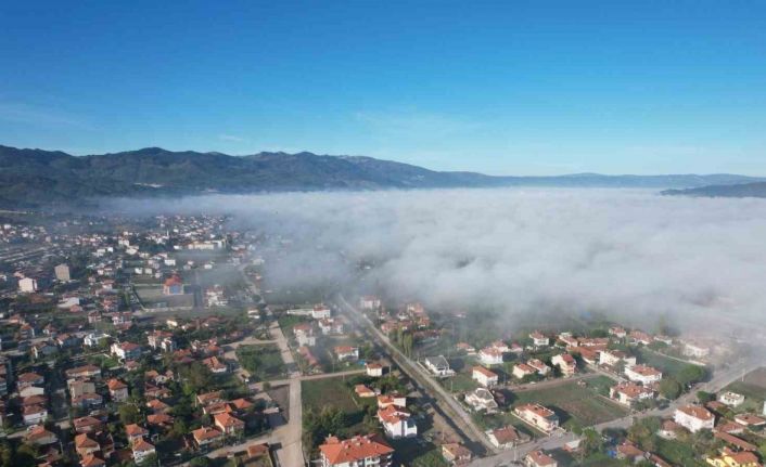 Sındırgı’da sis ve yıkım bir arada: Deprem bölgesi havadan görüntülendi