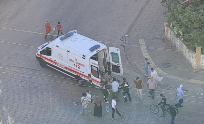 Şişe üzerinden geçti, dengesini kaybederek düşüp yaralandı