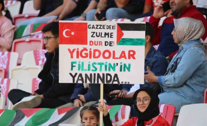 Sivas Stadyumu Gazze için doldu